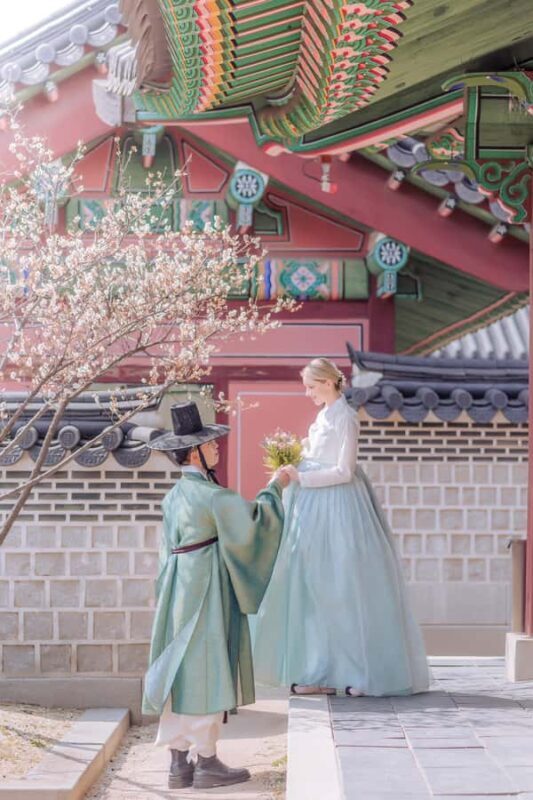 Seoul: Premium Hanbok Photo in Seoul by Sony Award Pro - Good To Know