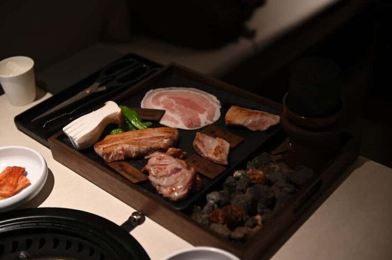 Seoul: Premium Korean BBQ - Live Grilling by a BBQ Master - The Art of Grilling and Cultural Learning