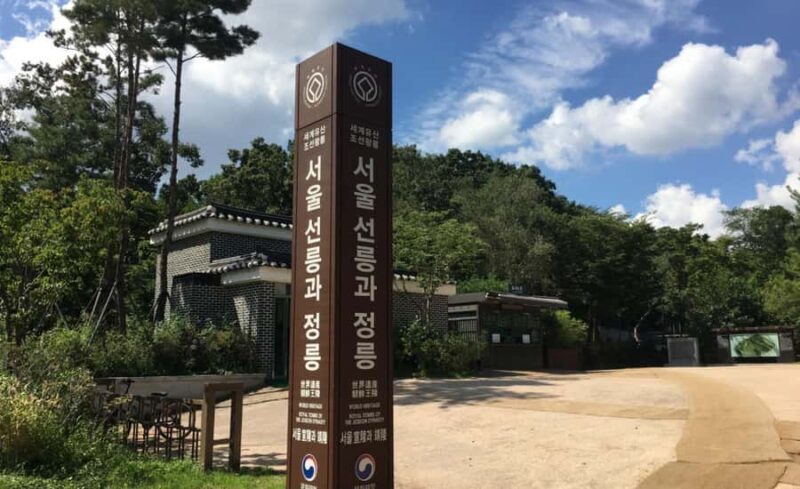 Seoul: Private Guided Tour to Royal Tombs, Temples, and More - Good To Know