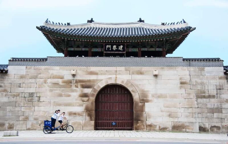 Seoul: Private Pedicab Tour at Bukchon Anguk Hanok Village - An Authentic Way to Experience Seoul