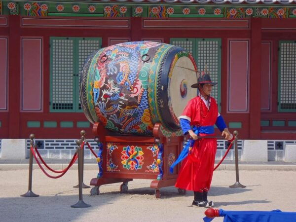 Seoul: Private Tour in French With a Korean Guide - Transportation and Inclusions