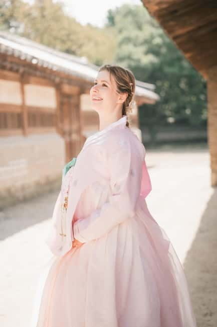 Seoul: Professional Hanbok Photography at Gyeongbok Palace - Who Should Consider This Tour?
