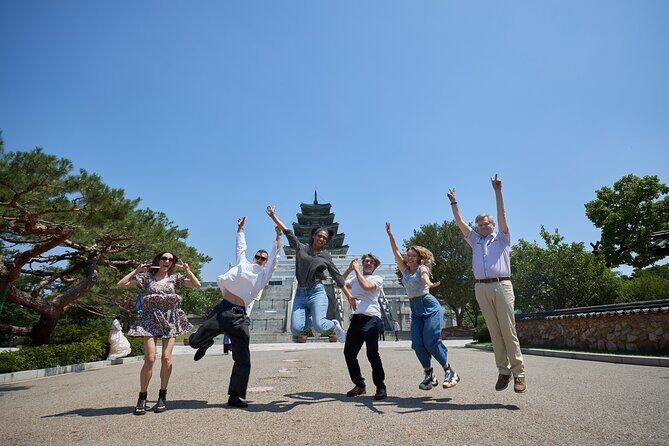 Seoul Royal Palace,Bukchon Hanok Village & Gwangjang Market Feast - Who Might Want More?