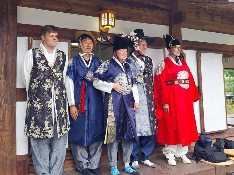 Seoul: Royal Palaces, Iconic Plazas & Local Café Experience - Why This Tour Stands Out