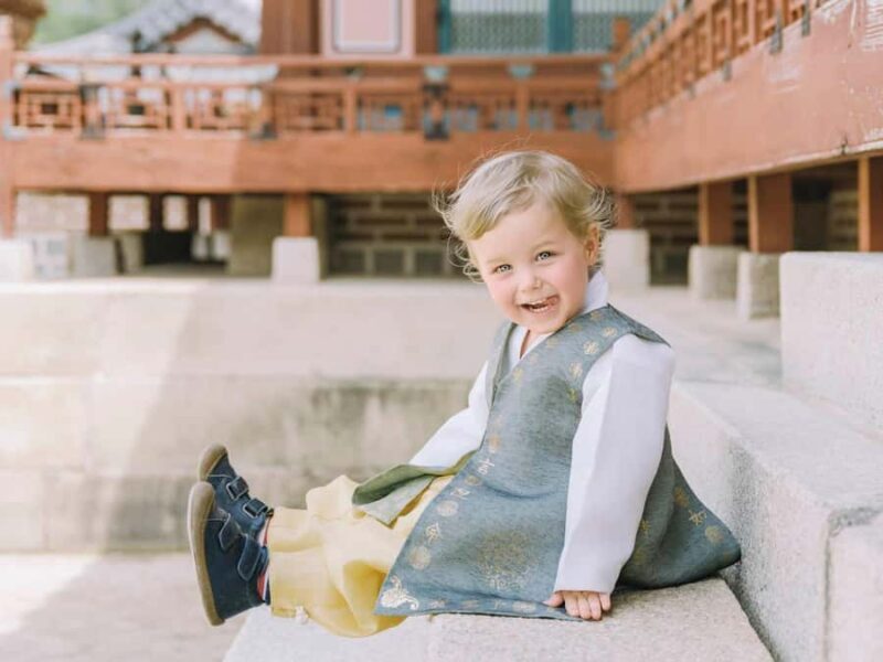 Seoul: Storytelling Hanbok Photography at Royal Palace - The Sum Up