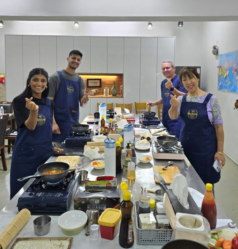 Seoul: Taste of Korea, Authentic Home-Style Cooking Class - Finding the studio near Gyeongbokgung