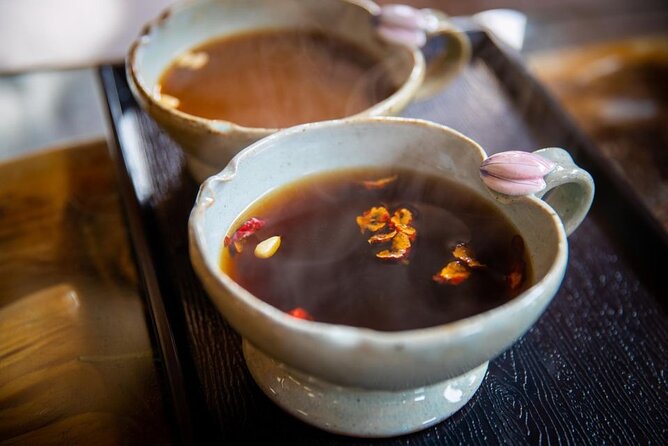 Seoul Vegan Delight Temples, Teas and Treats Tour - Maximum Travelers and Operator