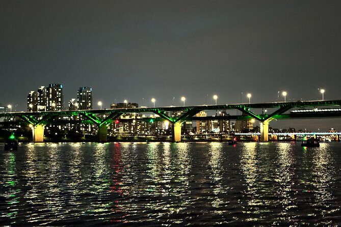 Seoul Walking Tour from Seongsu with Private Photos - Serene Stroll Along Cheonggyecheon Stream