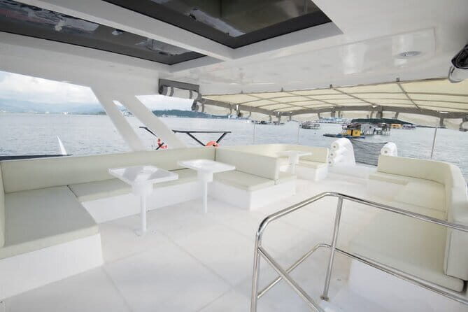 Sepanggar Island Luxury Boat - The Experience & Atmosphere
