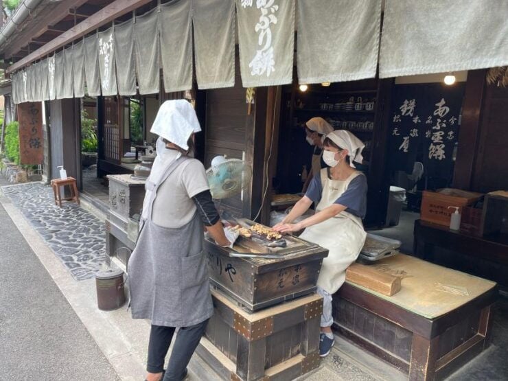 Serene Zen Gardens and the Oldest Sweets in Kyoto - Exploring Daitokuji Temple Complex