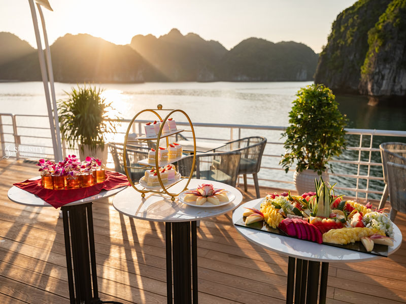 Serenity Explorer Day Cruise: Lan Ha Bay & Cat Ba Day Tour - Kayaking and swimming in Lan Ha Bay