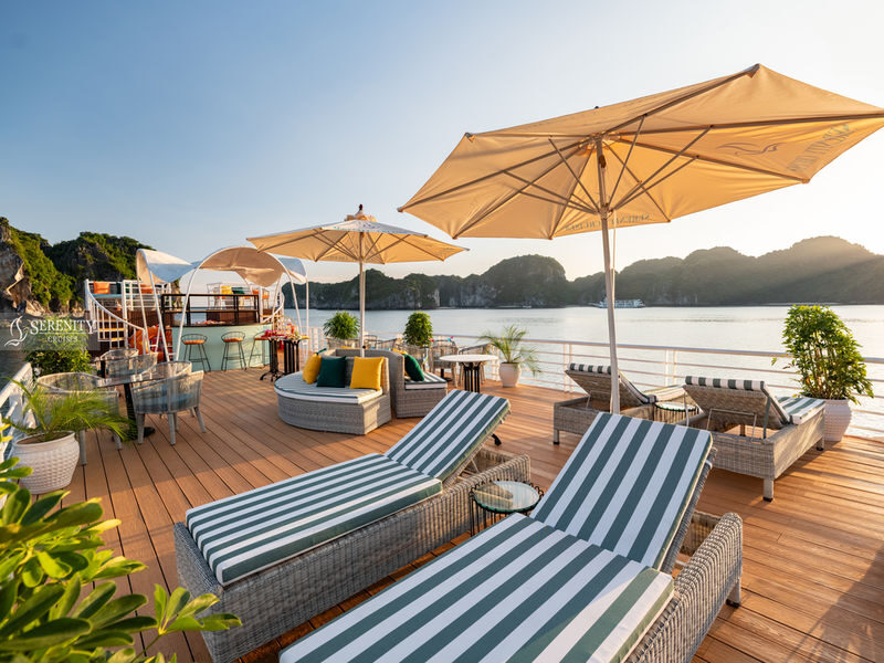 Serenity Explorer Day Cruise: Lan Ha Bay & Cat Ba Day Tour - The cruise, the crowd, and the scenery