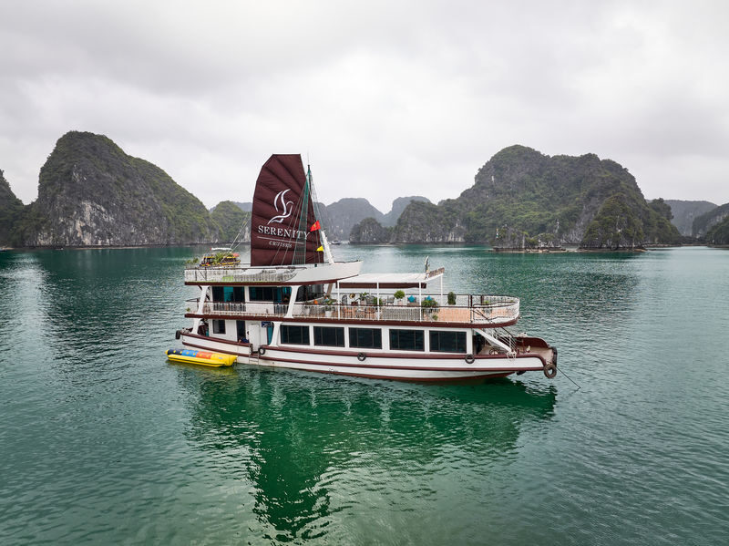 Serenity Premium Day Cruise: Lan Ha Bay & Cat Ba - At a glance: the best of Lan Ha Bay in one day