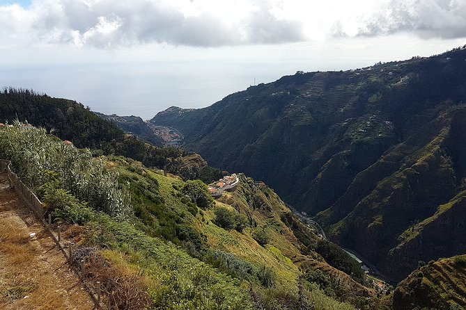 Serra D'Água Valley Walk - Location and Overview