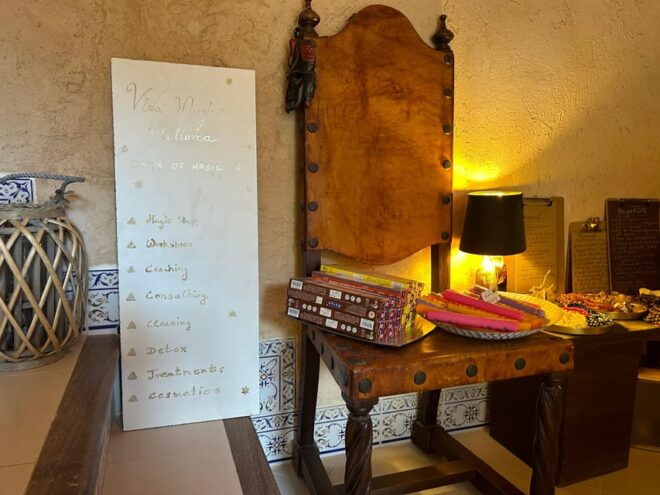 Ses Salines -Vida Magica: Visit Center of Magic&Tea Ceremony - Instructor and Philosophy