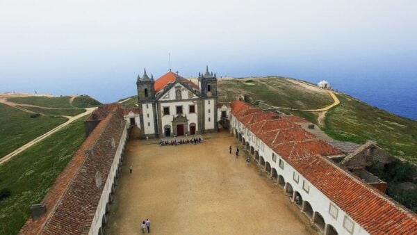 Sesimbra and Arrábida National Park Tour With Wine Tasting - Common Questions