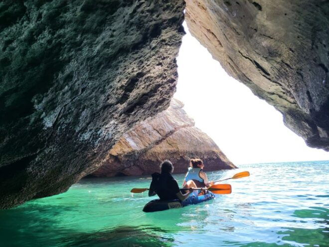 Sesimbra: Arrabida Natural Park & Caves Guided Kayaking Tour - Review Summary