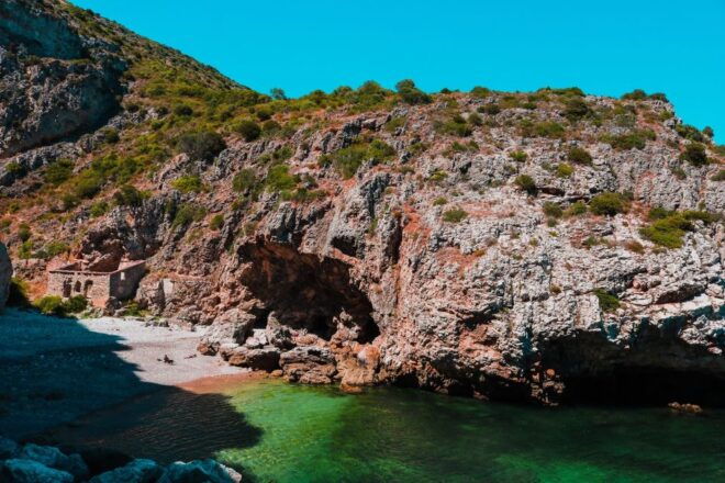 Sesimbra: Arrábida Natural Park Secret Beaches and Caves - Hidden Beaches and Caves in Arrábida Natural Park
