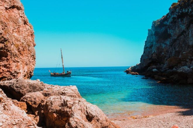 Sesimbra: Arrábida Natural Park Secret Beaches and Caves - Tips for a Memorable Visit to Sesimbra