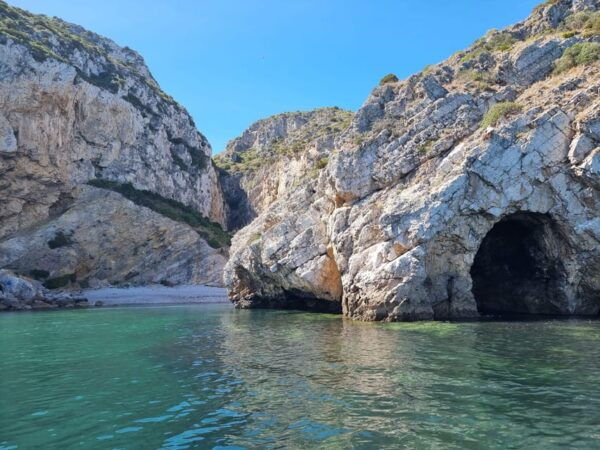 Sesimbra: Boat Trip Along Beaches and Bays With Snorkeling - Flexible Cancellation Policy