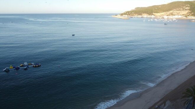 Sesimbra: Kayak Tour to Secret Beaches and Caves - Languages and Starting Point