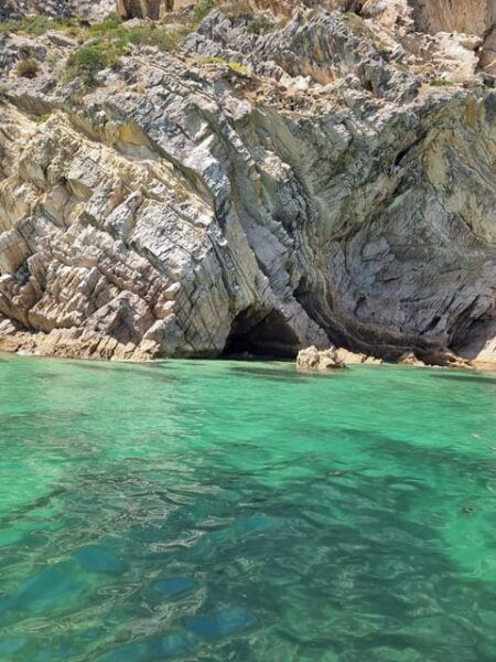 Sesimbra: Private Boat - Beach and Caves - Frequently Asked Questions
