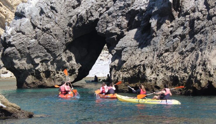 Sesimbra: Ribeiro Cavalo Beach, Caves, & Arrábida Kayak Tour - Itinerary Details