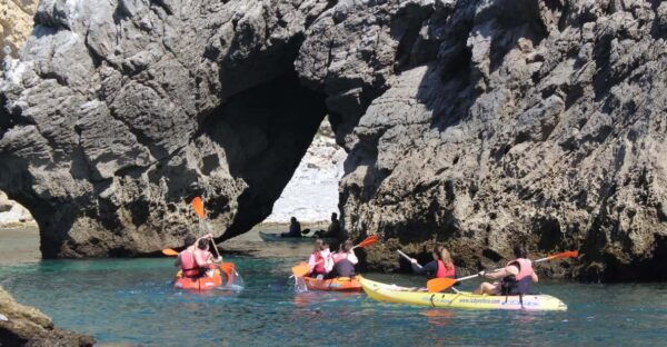 Sesimbra: Ribeiro Cavalo Beach, Caves, & Arrábida Kayak Tour - Starting Point and Meeting Location