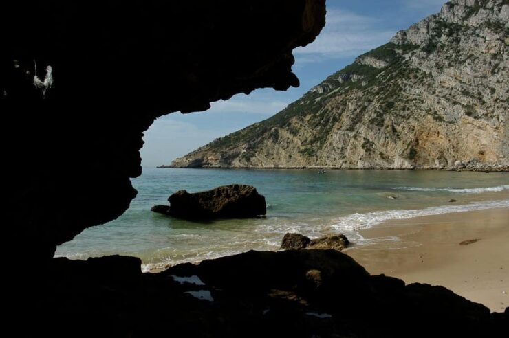 Sesimbra: Secret Beaches and Caves - Itinerary Highlights