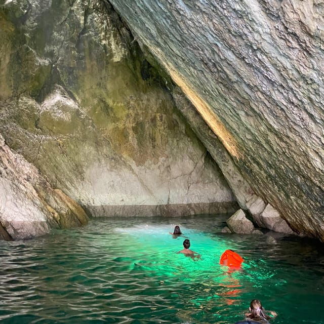 Sesimbra: Secret Beaches and Caves - Experience and Features