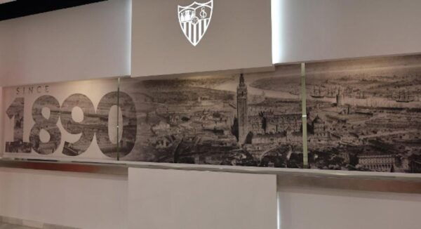 Sevilla: Sevilla FC's Ramón Sánchez-Pizjuán Stadium Tour - Participant Selection and Meeting Point