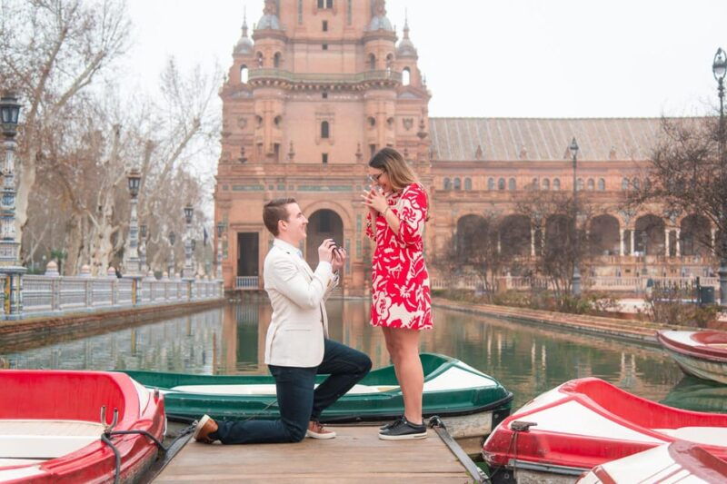 Sevilla: Surprise Proposal Photoshoot With a Photographer - Good To Know