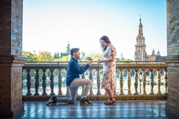Sevilla: Surprise Proposal Photoshoot With a Photographer - Logistics and Accessibility
