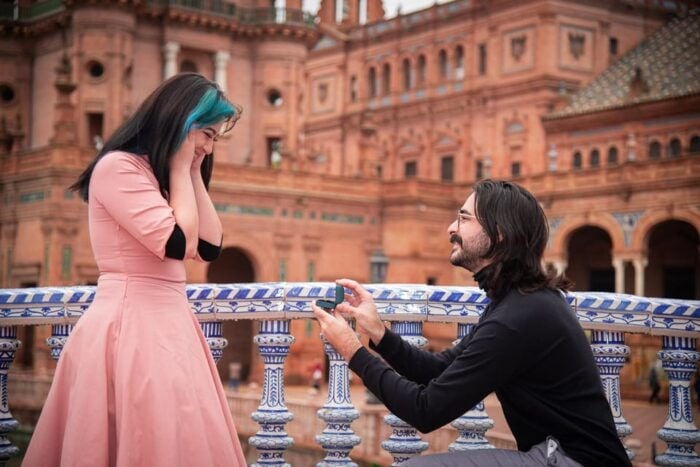 Sevilla: Surprise Proposal Photoshoot With a Photographer - Common Questions