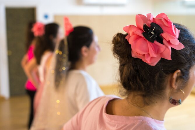 Sevillanas or Rumbas Dance Class in 90 Minutes - Flor De Regalo - What to Expect in a 90-Minute Dance Class