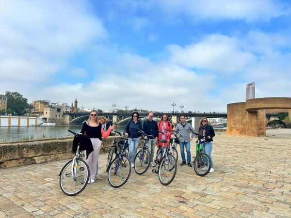 Seville: 100% Dutch-speaking Highlights Tour on E-BIKE - Discovering Sevilles Beauty
