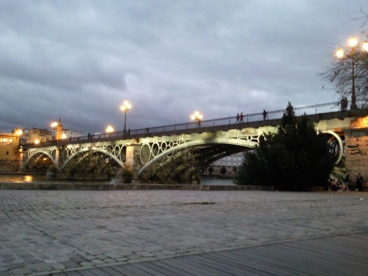 Seville: 2.5-Hour Evening Electric Bike Tour - Tour Duration and Cancellation Policy