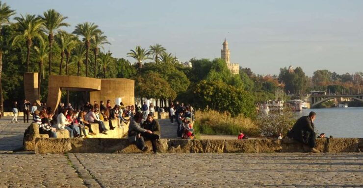 Seville: 2.5-Hour Evening Electric Bike Tour - Live Tour Guide and Group Size