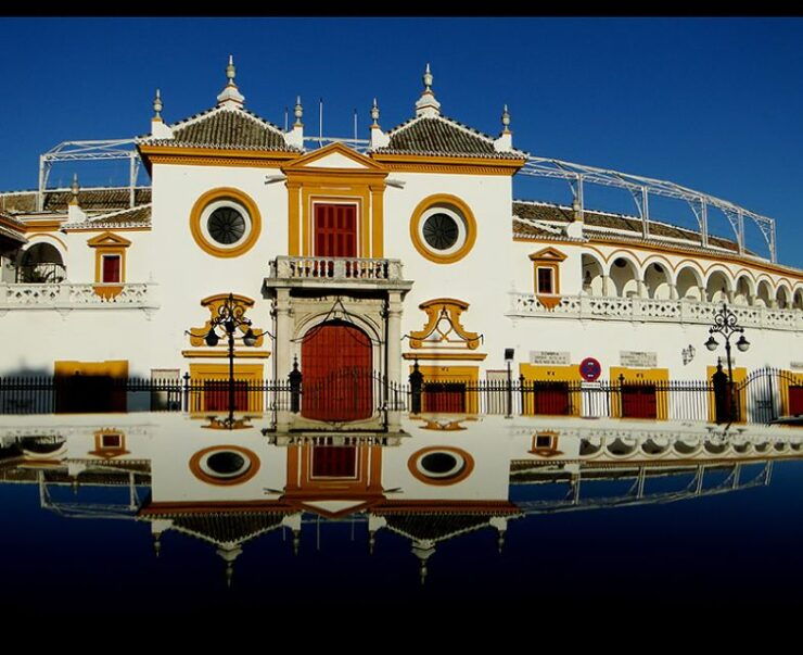 Seville 4-Hour Guided Walking Tour - Tour Duration and Language Options