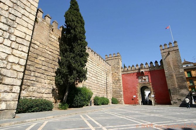 Seville: Alcazar, Cathedral and Giralda Skip-The-Line Guided Tour - Meeting and Pickup Details