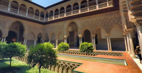 Seville: Alcazar Private Tour - Guided Exploration