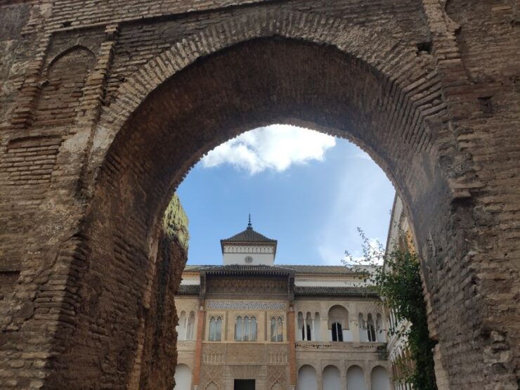 Seville: Alcázar Tour - Inclusions and Amenities