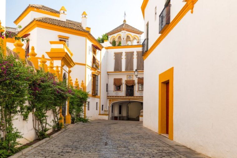 Seville: Barrio De Santa Cruz Small Group Walking Tour - Tour Highlights