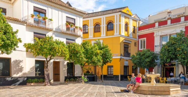 Seville: Barrio De Santa Cruz Small Group Walking Tour - Tour Highlights