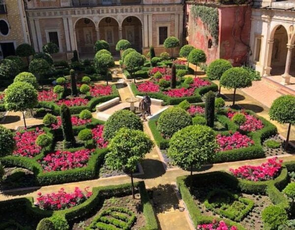 Seville: Casa De Pilatos Ground Floor Entry Ticket - Exploring the Drawing Rooms and Courtyards