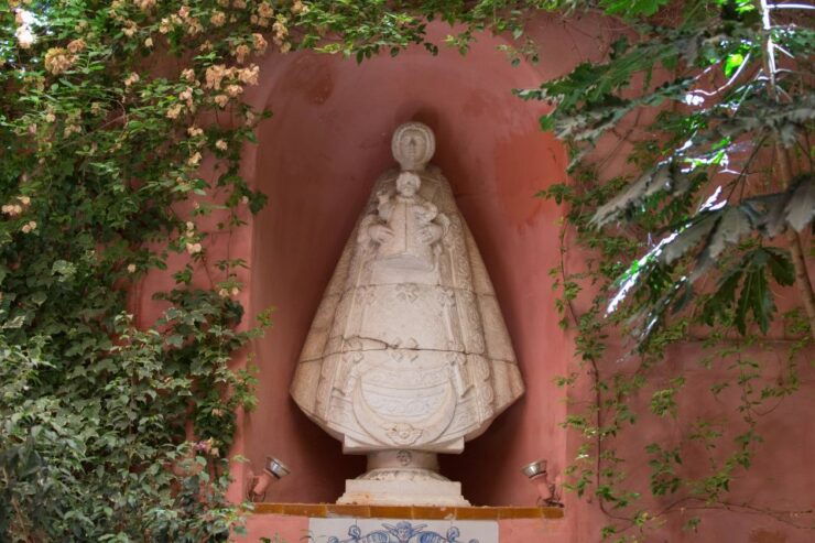 Seville: Casa De Salinas Ticket and Guided Tour - Tour Highlights
