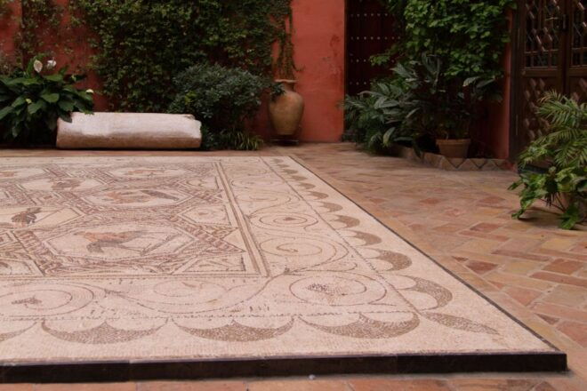 Seville: Casa De Salinas Ticket and Guided Tour - History of Casa De Salinas