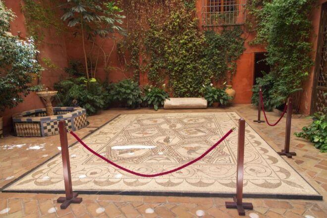 Seville: Casa De Salinas Ticket and Guided Tour - Tour Inclusions