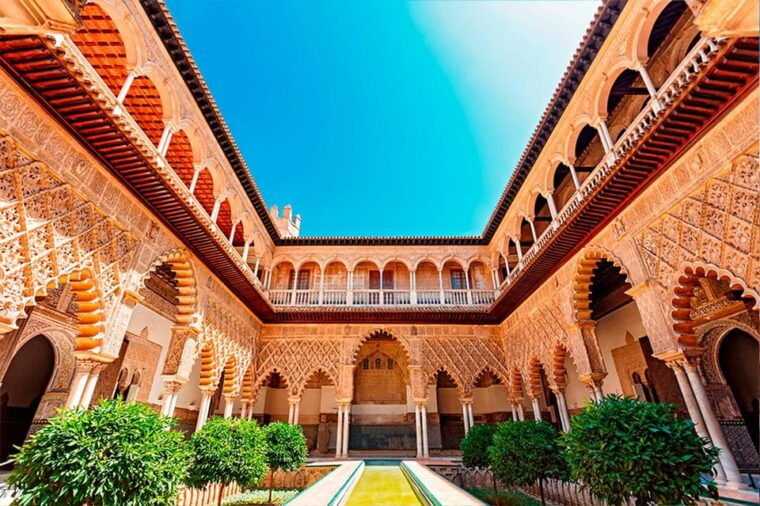 Seville: Cathedral and Giralda Guided Tour With Tickets - Discovering Seville Cathedral