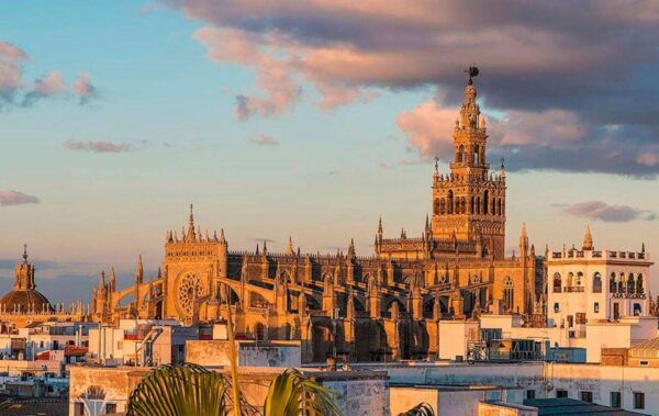 Seville: Cathedral and Giralda Tower Guided Tour and Tickets - Accessibility Information